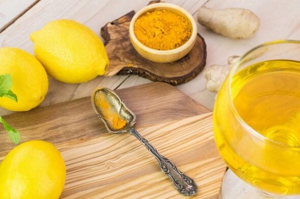 Напій з лимоном, імбиром і куркумою для посилення потенції